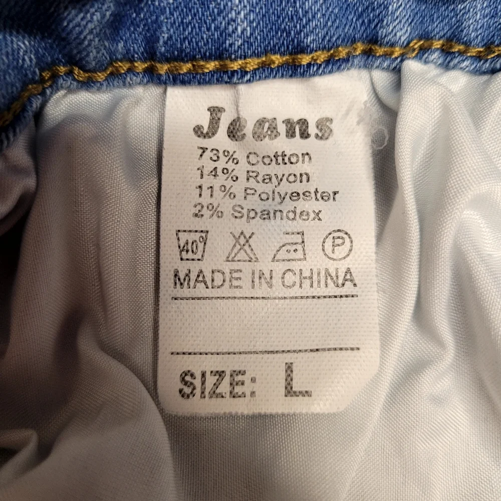 JEANS Distressed Denim Capris Light Wash Shredded Boho Cropped Jeans Size Large - Picture 6 of 6